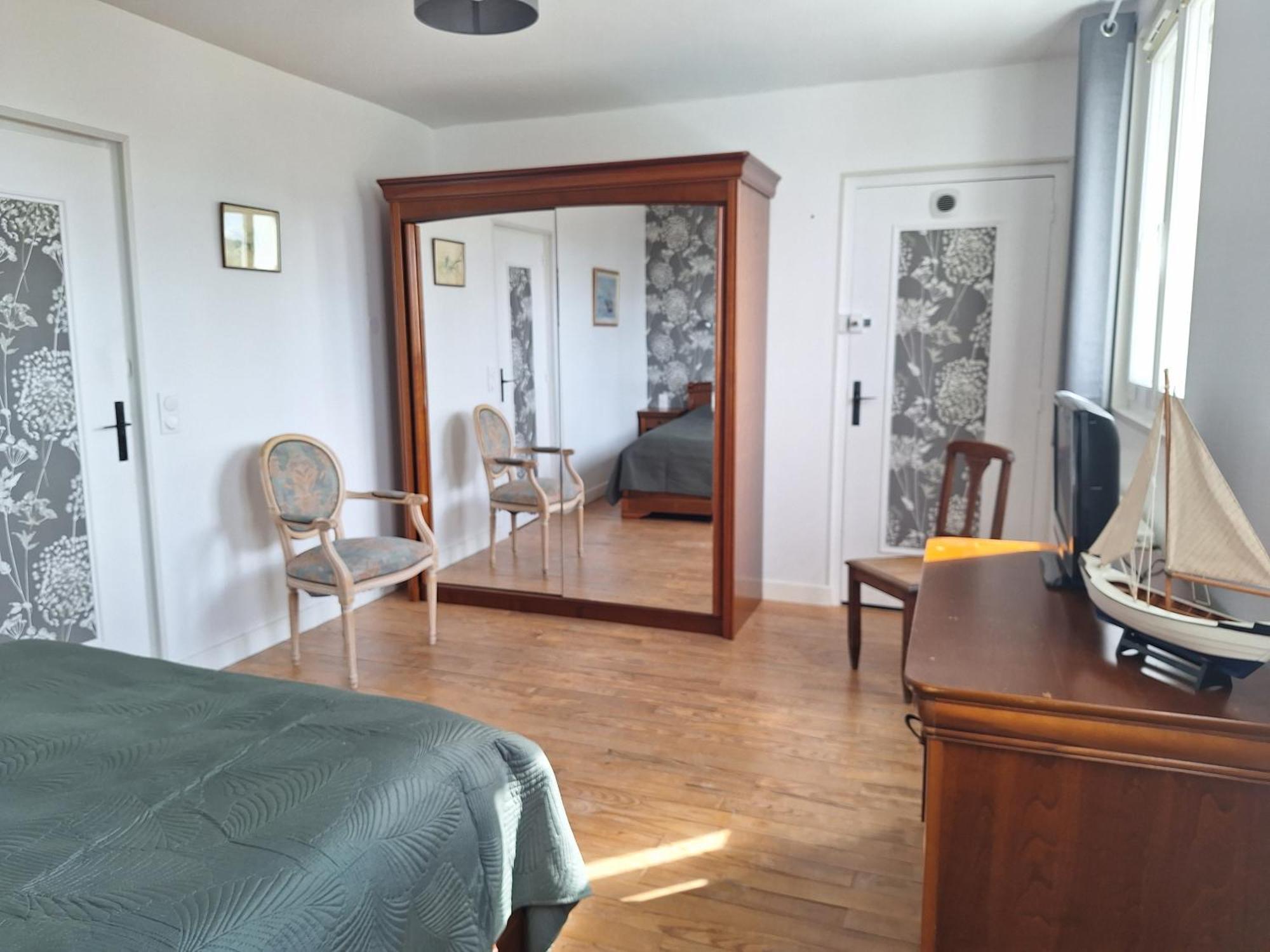 Bed and Breakfast La Fleur Du Soleil Трувиль-сюр-Мер Экстерьер фото