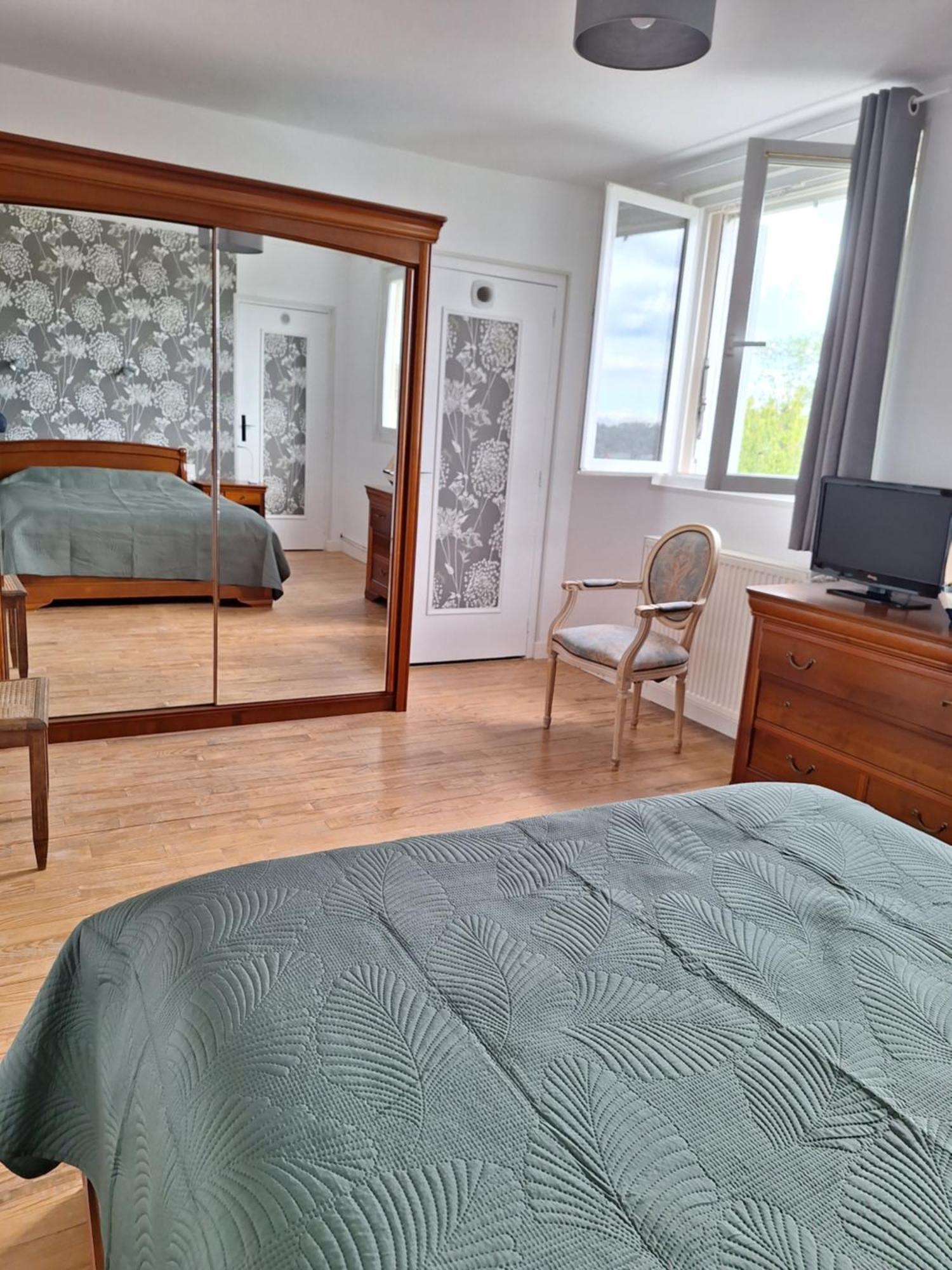 Bed and Breakfast La Fleur Du Soleil Трувиль-сюр-Мер Экстерьер фото
